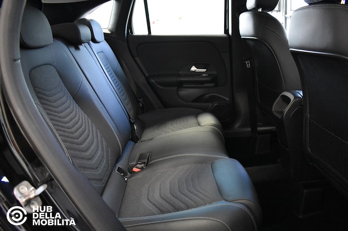 MERCEDES-BENZ GLA 180 d Automatic Business